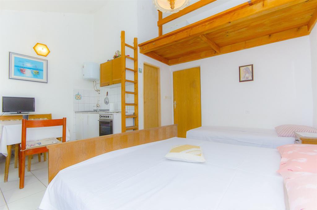 Apartments Pera ราชานิ ภายนอก รูปภาพ